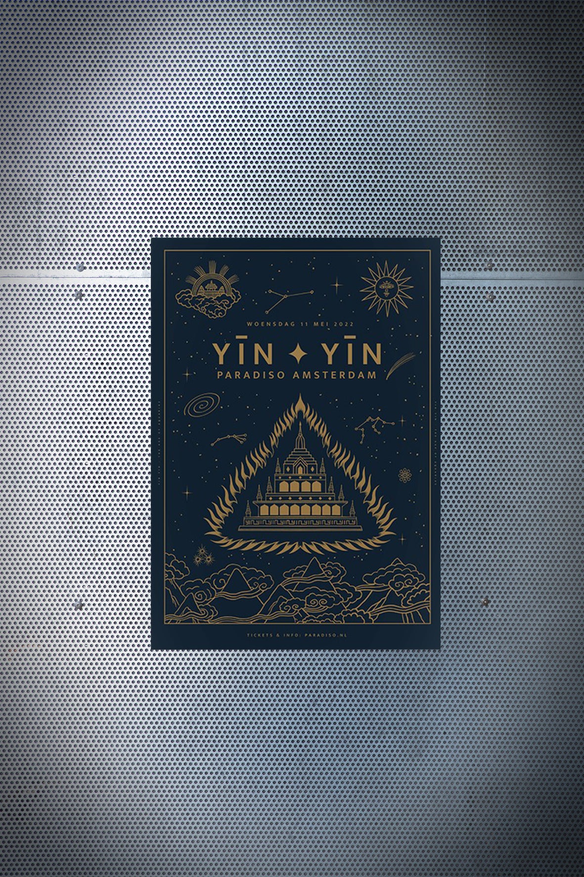 YĪN YĪN · poster met goudfolie